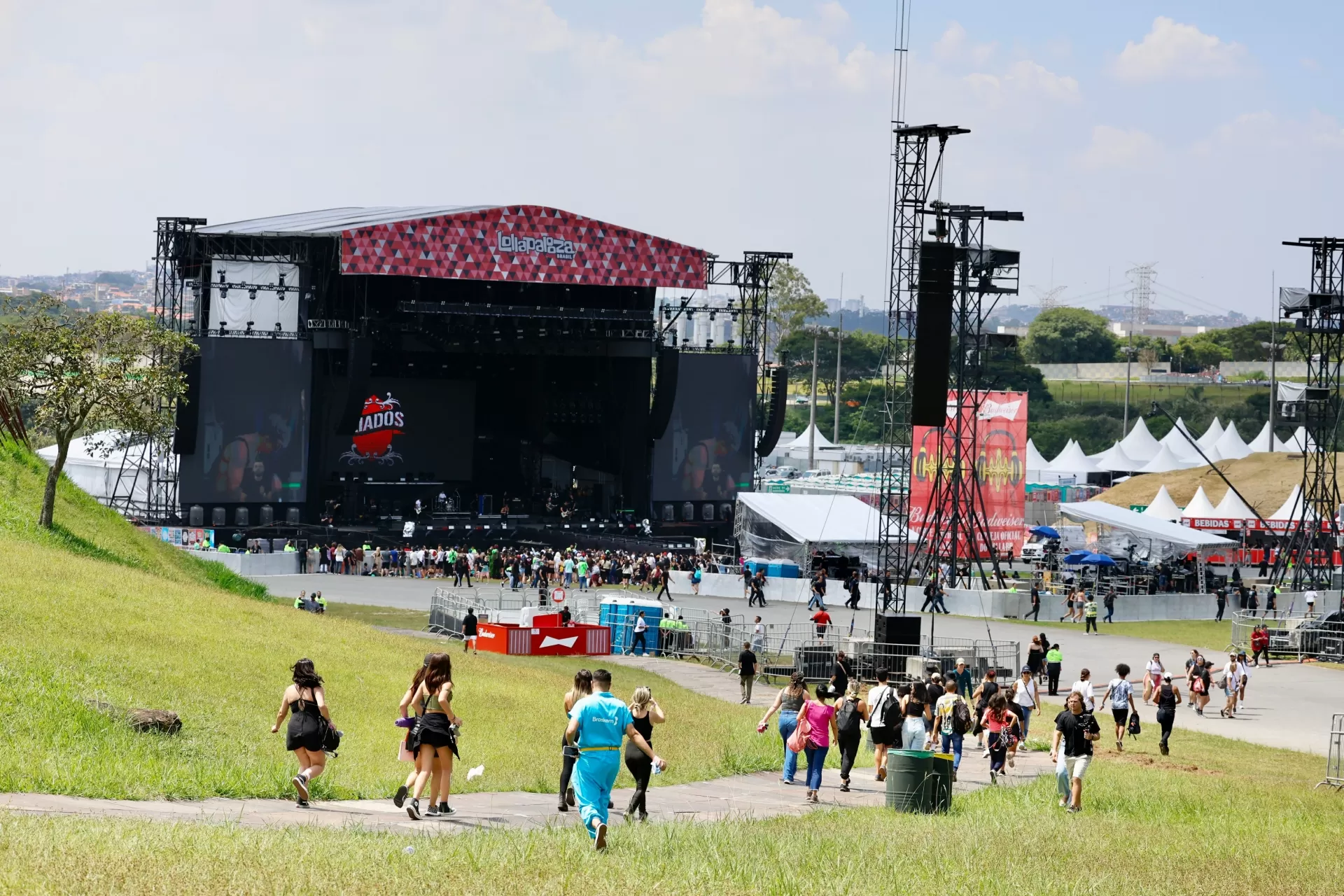 Lollapalooza 2025 começa a venda de ingressos antecipados do Lolla Pass